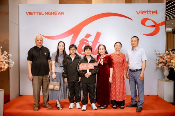tổ chức year end party