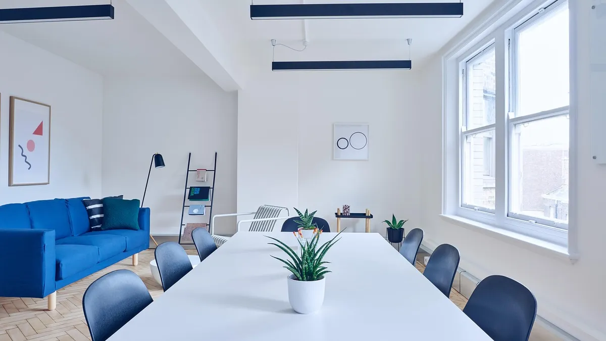 so sánh tự lập kế hoạch sự kiện và thuê đơn vị chuyên nghiệp GOS Event Nghệ An